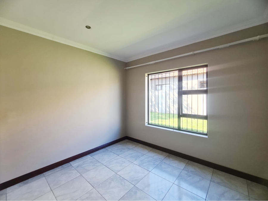 To Let 3 Bedroom Property for Rent in Melodie North West